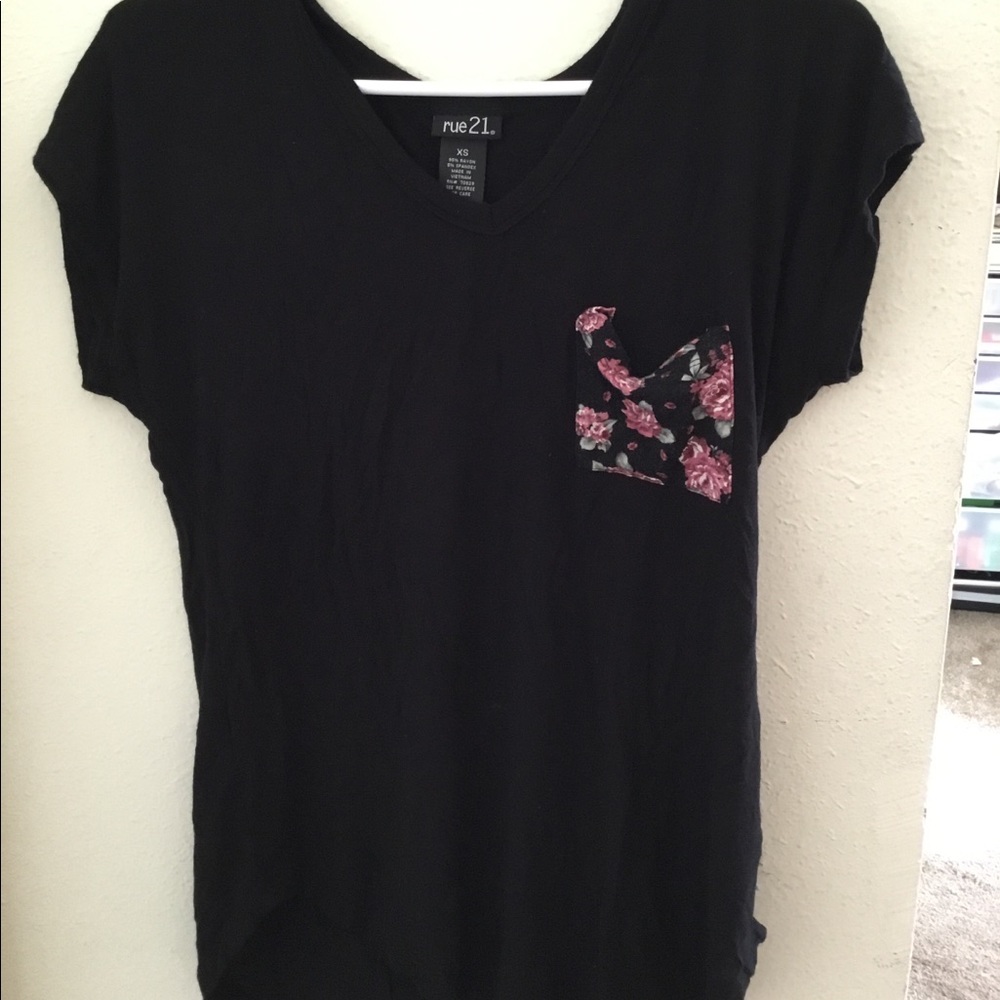 T Shirt with flower pocket and cut out back